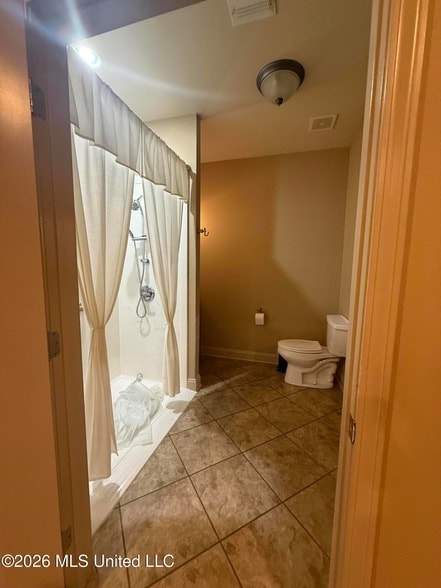 Building Photo - 4294 Popp's Ferry Rd