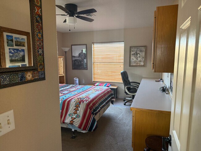 Building Photo - 3 to 6 Month Rental with Golf course views