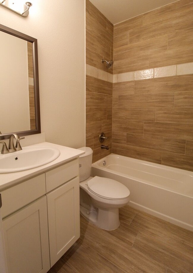 Building Photo - 1208 Golden Summer Pl