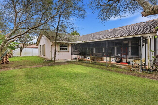 Building Photo - 2171 NW 76th Ave