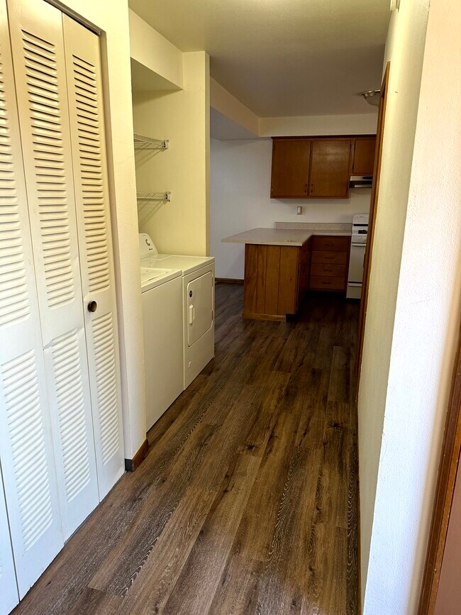 Building Photo - 2 Florentine Ct