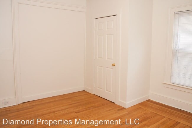 Building Photo - 4 br, 1.5 bath House - 266 Peck Street