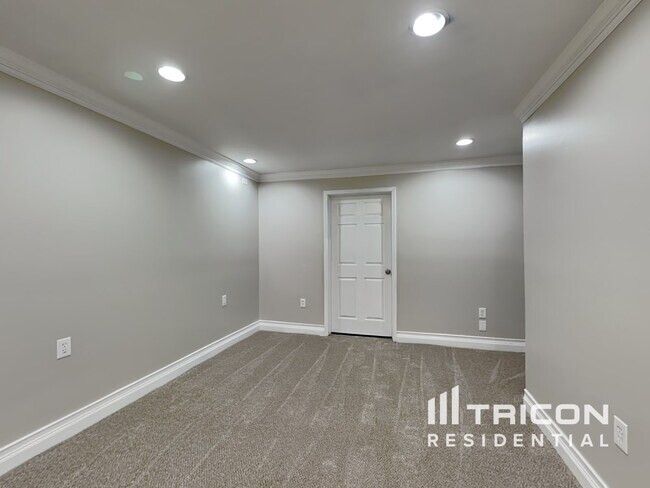 Building Photo - 538 Richmond Pl