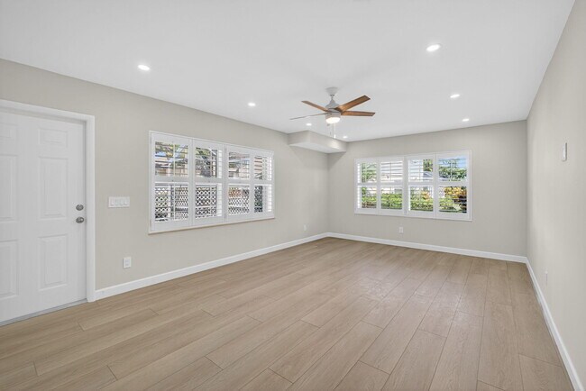 Building Photo - 4204 Roxbury Ct
