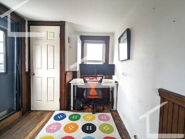 Building Photo - 332 Washington St