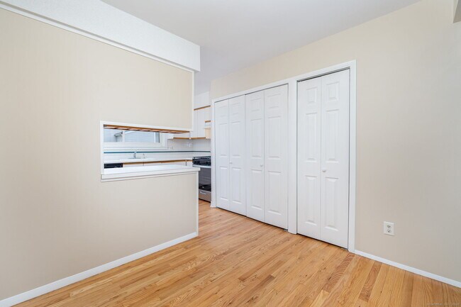 Building Photo - 16 Springdale Rd