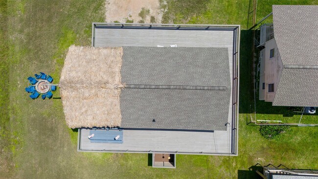 Building Photo - 610 Surf Dr