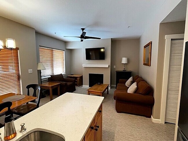 Building Photo - Winter Seasonal Rental- Seasons #1837