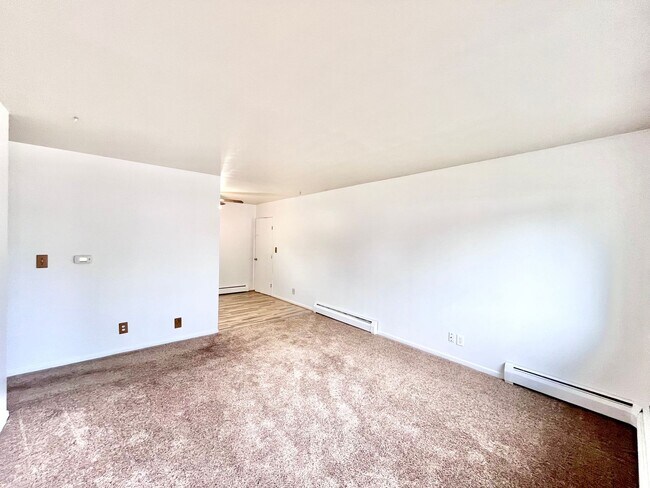 Building Photo - Charming 2 Bedroom, 1 Bath Ranch Home with 2 Car Garage in Southwest Loveland!