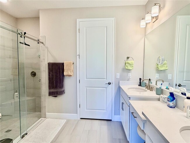 Building Photo - 6111 Mesa Gln