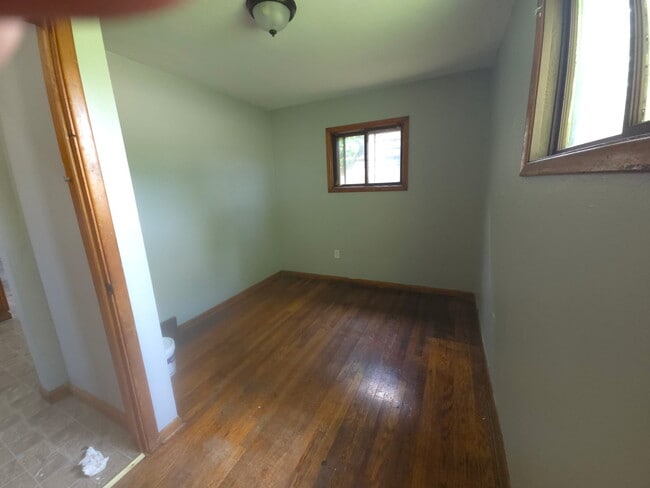 Building Photo - 164 N Hazelwood Ave