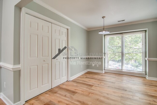 Building Photo - 5500 Fortunes Ridge Dr