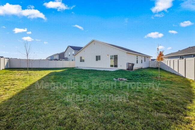 Building Photo - 17806 N Pegram Way