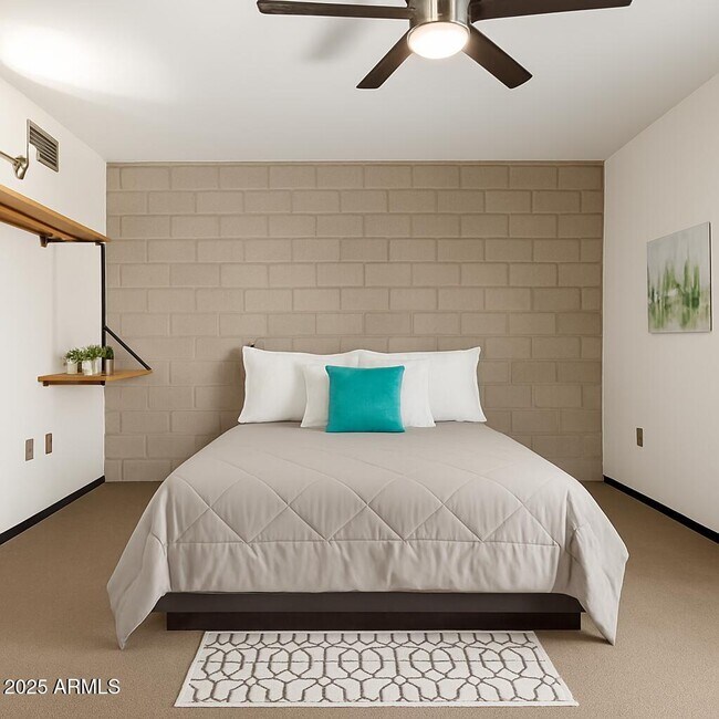 Building Photo - 727 E Portland St