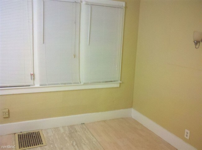 Building Photo - 1 br, 1 bath Apartment - 254 Baldwin Ave 2