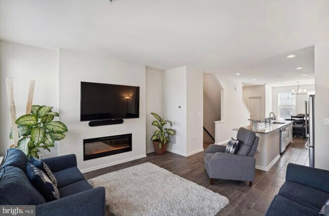 Building Photo - 9611 Weshire Dr