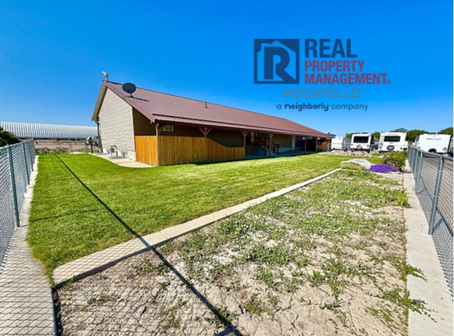 Building Photo - 13355 N Dekay Rd