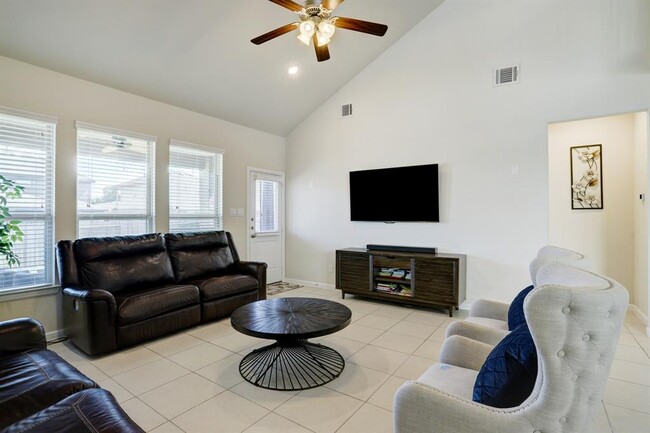 Building Photo - 4710 Camlann Ct