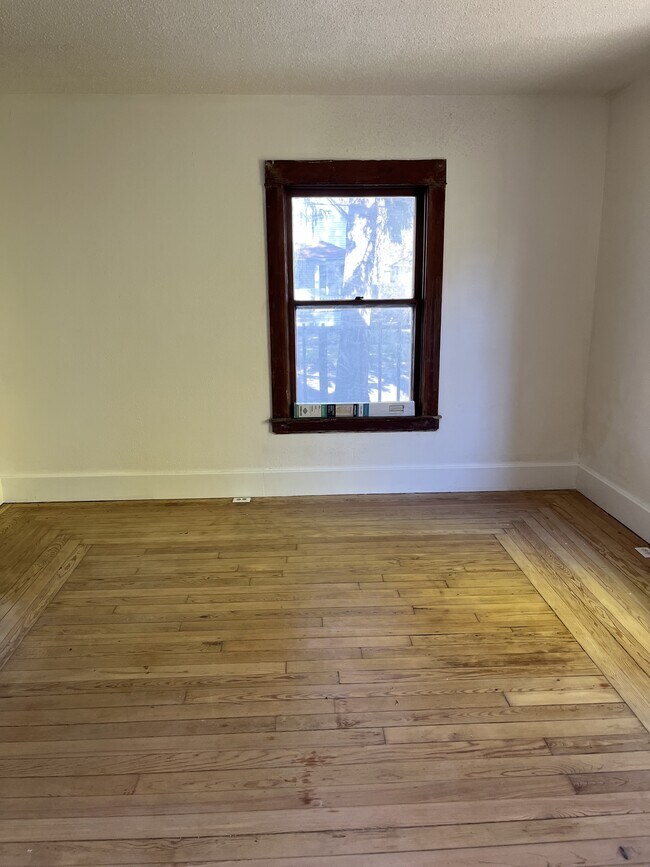 Building Photo - 1757 Wood St