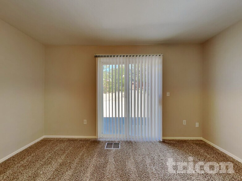 Building Photo - 7369 Dali Ct