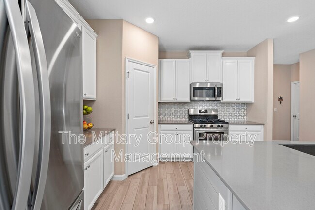 Building Photo - 383 St Vincent Dr