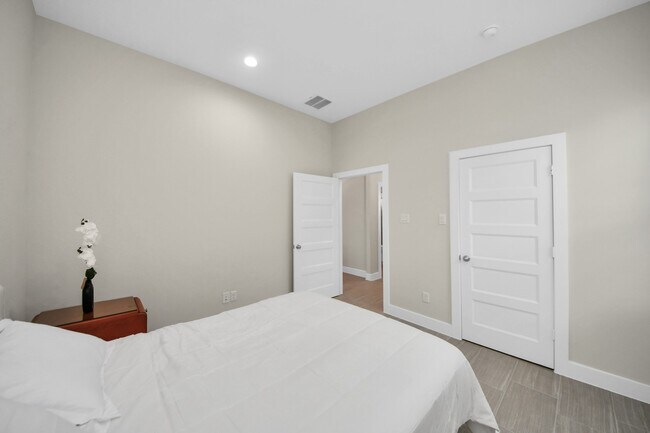 Building Photo - 2003 Marthoman Drive