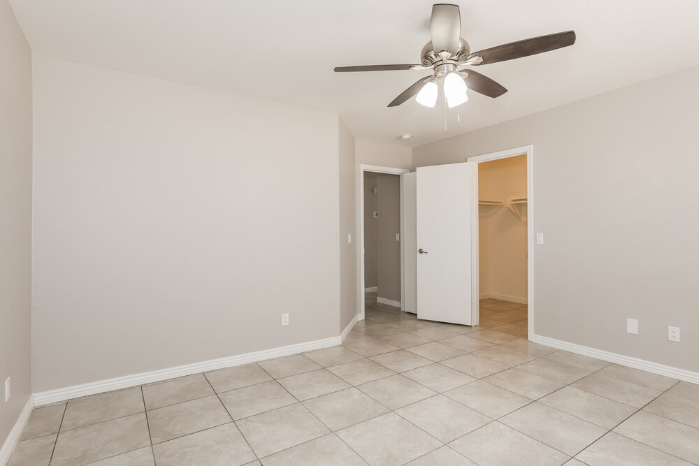 Building Photo - 15948 W Lundberg St