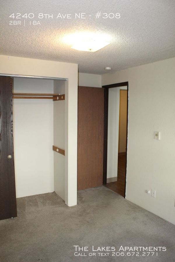 Building Photo - Walk to UW Campus!