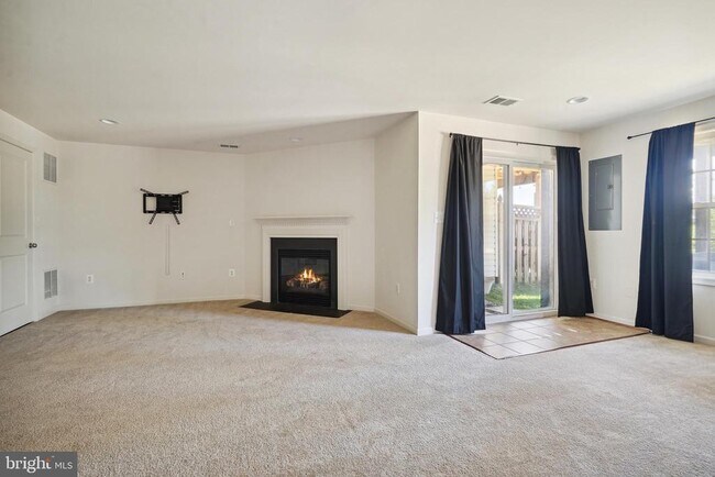 Building Photo - 41685 St Albans Terrace
