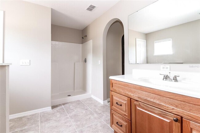 Building Photo - 927 Cambridge Ct