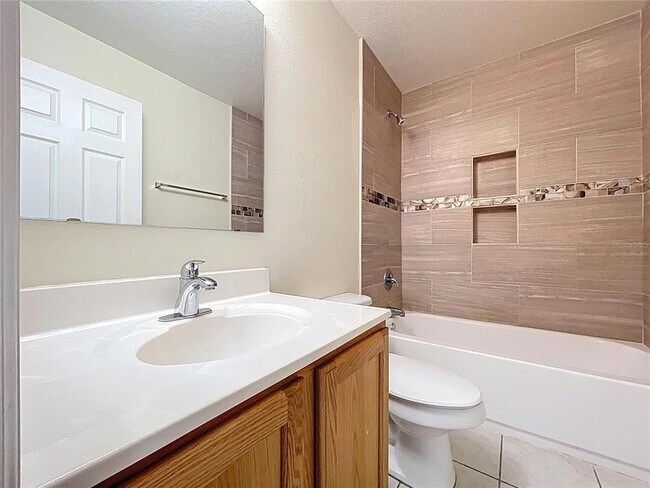 Building Photo - 5060 Spanish Oaks Blvd