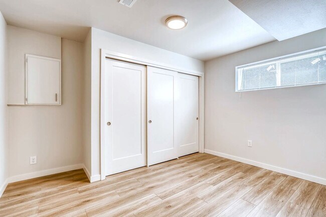 Building Photo - 4721 43rd Ave S