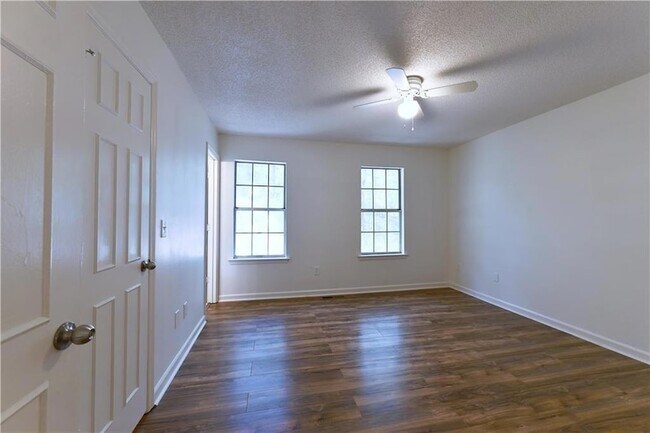 Building Photo - 1697 Cedar Bluff Way