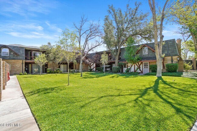 Building Photo - 350 Thunderbird Dr