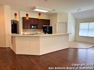Building Photo - 56 Medici