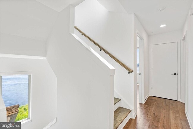 Building Photo - 3213 Birchview Walk