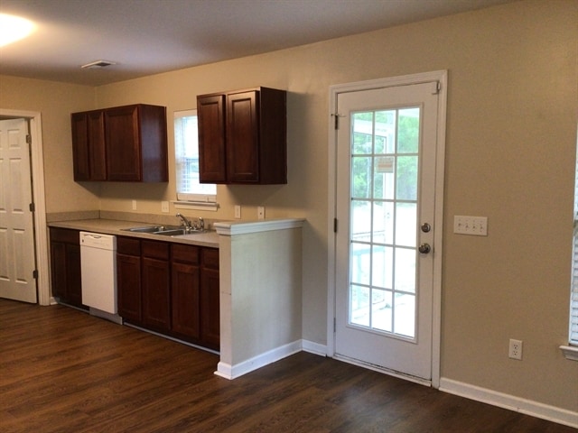 Building Photo - 250 Border Rd