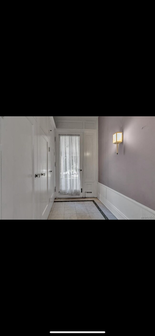 Building Photo - 444 Linwood Ave