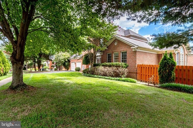 Building Photo - 1719 Strine Dr