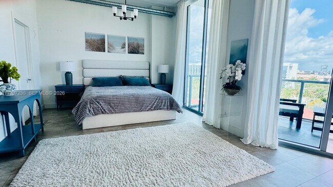 Building Photo - 3029 NE 188th St