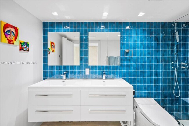 Building Photo - 2401 Collins Ave