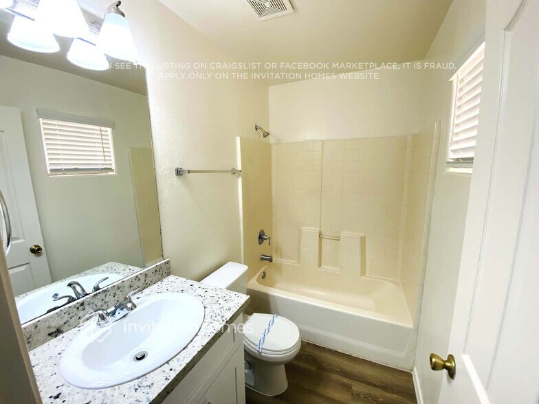 Building Photo - 250 Dakota St