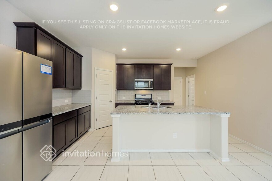 Building Photo - 10610 Briceway Ace