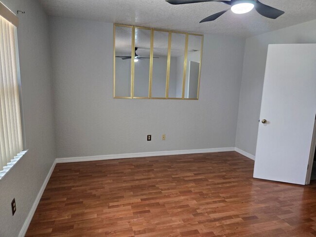 Building Photo - 4870 SW 147 Loop
