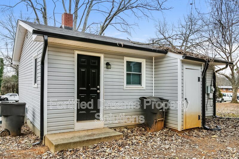 Building Photo - 401 Hobson St