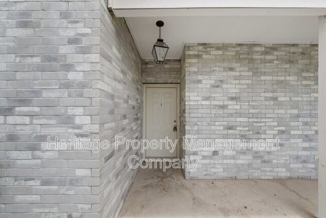 Building Photo - 518 Dukeway Dr