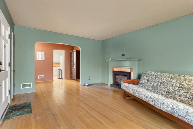 Building Photo - 3406 SE 64th Ave