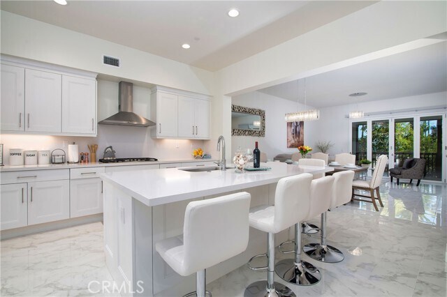 Building Photo - 1523 Doheny Way