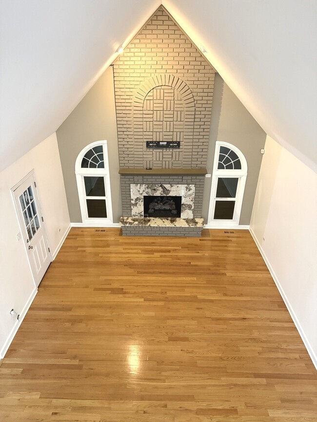 Building Photo - 17312 Valley View Dr