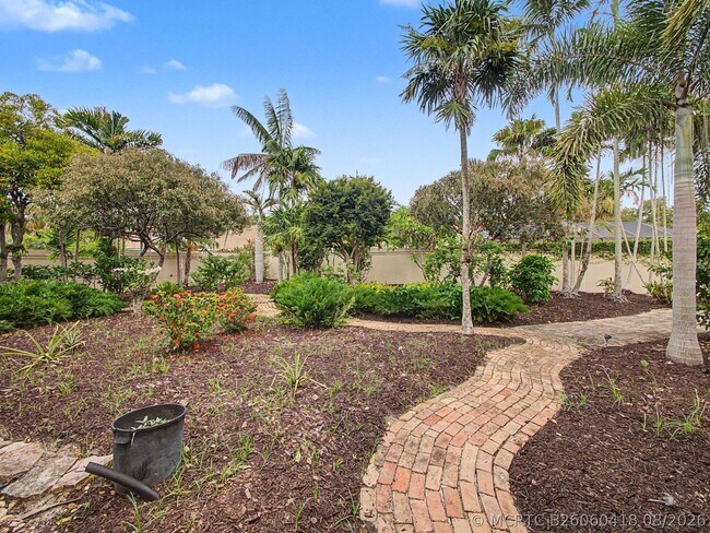Building Photo - 303 Leeward Dr